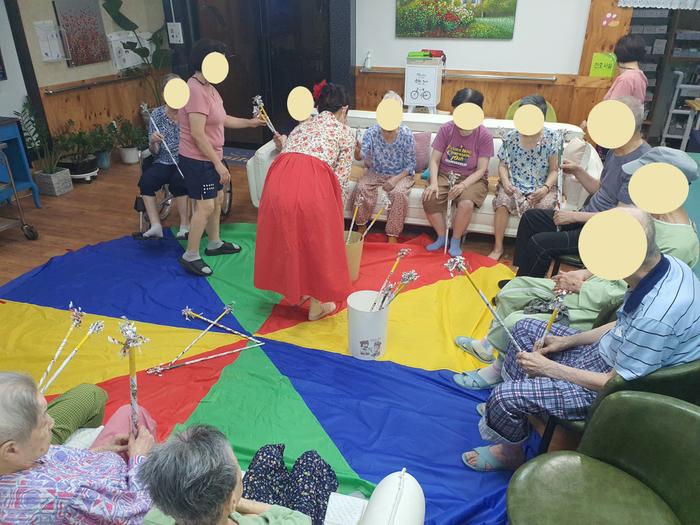 235149625_mICS8not_c3384d9fcbe84098fe8627d32d4f9ee58aac2e5d.jpg 이미지크게보기